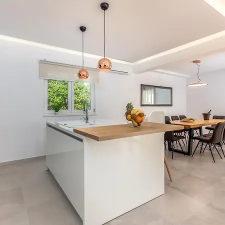 Lumi Villa *