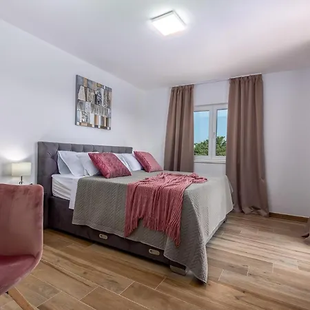 Villa Lumi *