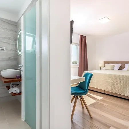 Lumi Villa