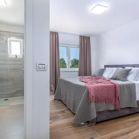 Villa Lumi *